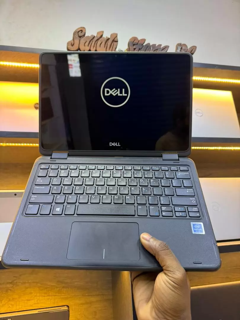Dell Latitude 3190 X360 Touchscreen - 8 GB RAM - 128 GB SSD Laptop